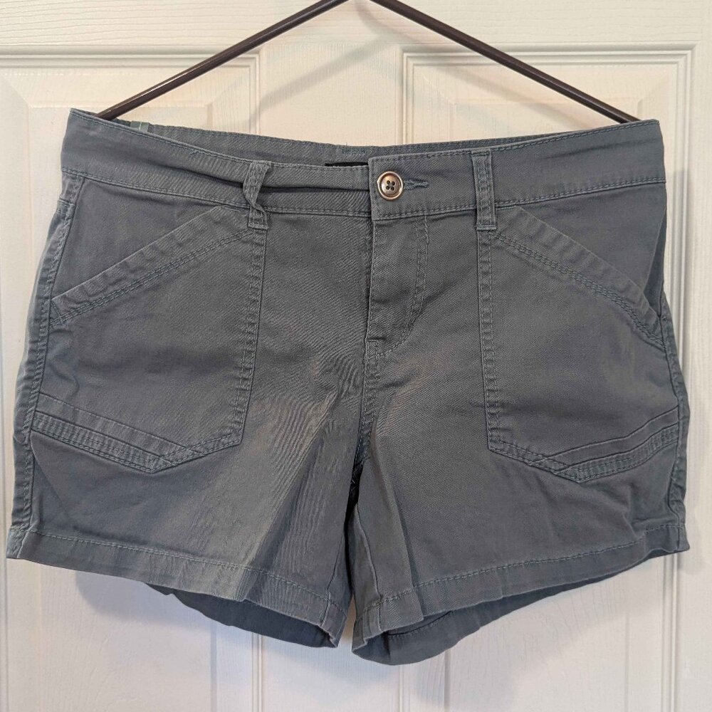 UNIONBAY Size 10 Dark Blue Shorts